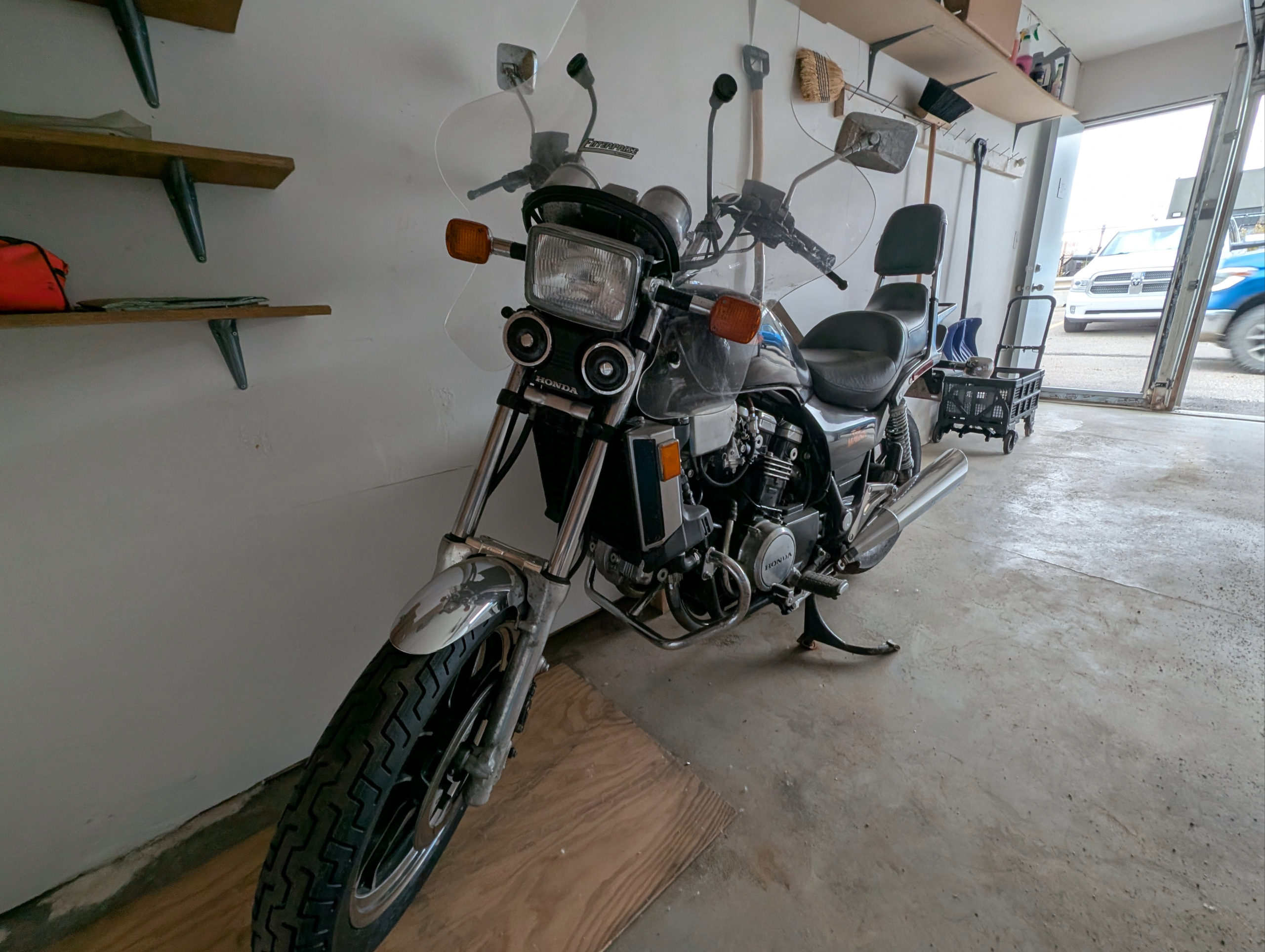 1986 Honda V65 Magna - Image 2